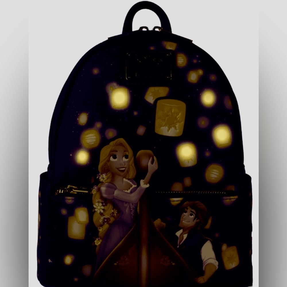 Disney’s Tangled 
Rapunzel & Flynn Rider 
Lantern 
Light Up 
Mini
Backpack - Picture 2 of 5